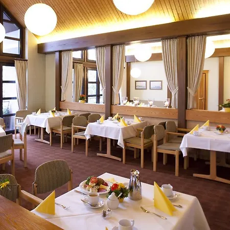 Leine Otel Pattensen (Hanover)