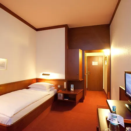 Leine 4* Pattensen (Hanover)