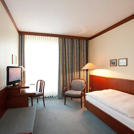 Leine Otel Pattensen (Hanover)