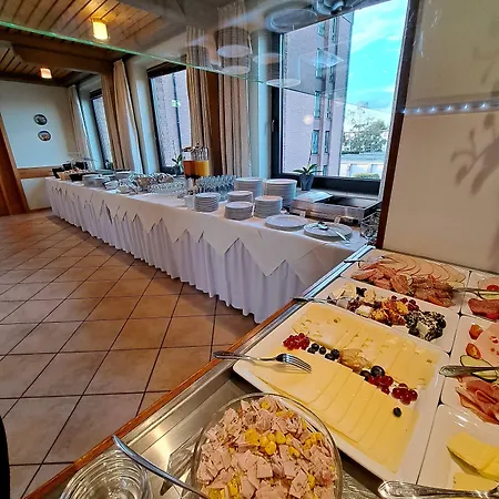 Leine Hotel Pattensen (Hanover)