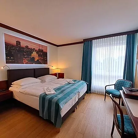 Hotel Leine 4*