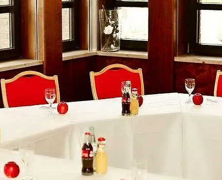 Otel Leine 4*