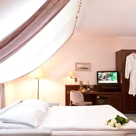 Leine Otel 4*
